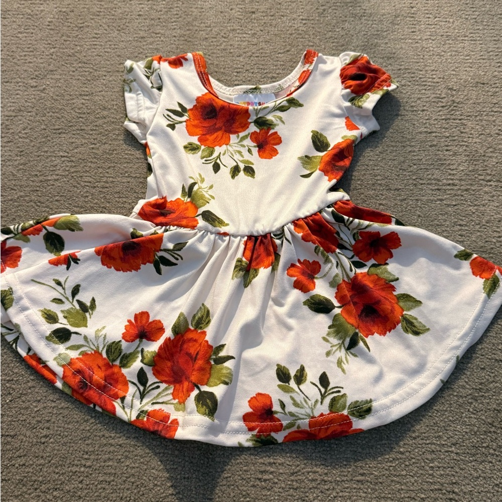 ⭐️3 for $25⭐️Dot Dot Smile Floral Dress in White and Orange